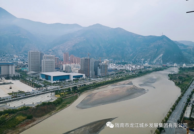 匠心傾注、喜封金頂——龍江?雙子座商住小區(qū)主體順利封頂