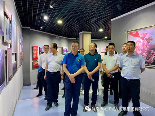 市龍江城鄉(xiāng)發(fā)展集團(tuán)黨委開展“不忘初心、牢記使命”紀(jì)念建黨98周年主題黨日活動(dòng)