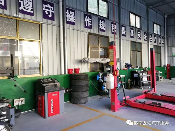 金錘鈑金，銀槍噴漆！龍江汽修值得信賴(lài)！